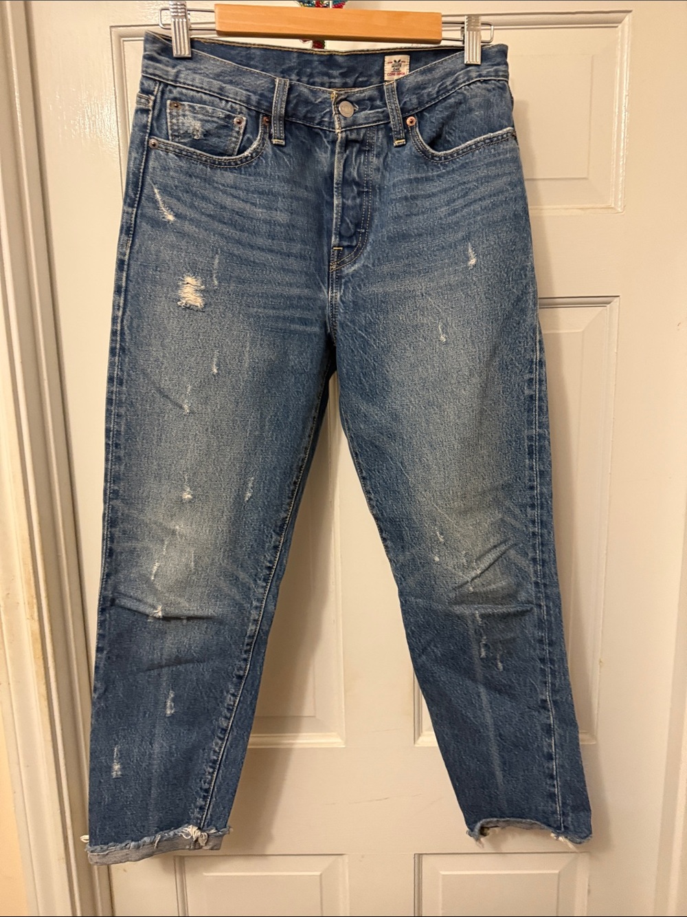 Levi's Distressed Ankle Crop Jeans - Light Blue Wash